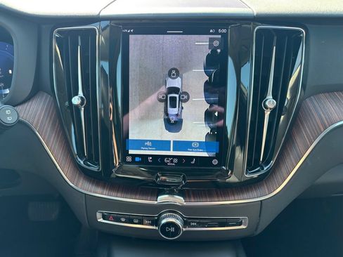Certified 2023 Volvo XC60 B5 Plus w/ Climate Package AWD/4WD image 18