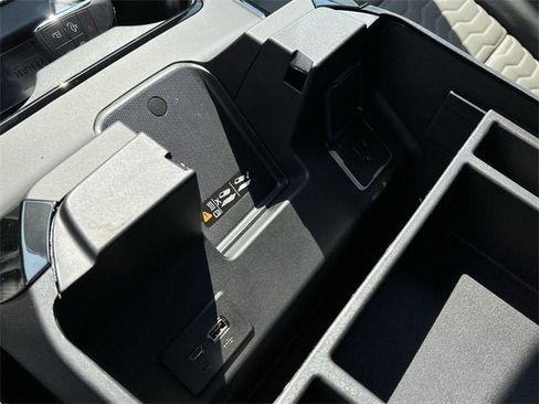 New 2025 Chevrolet Silverado 2500 ZR2 w/ Technology Package image 36