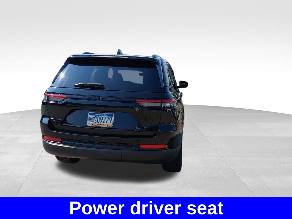 Used 2024 Jeep Grand Cherokee Altitude AWD/4WD image 11