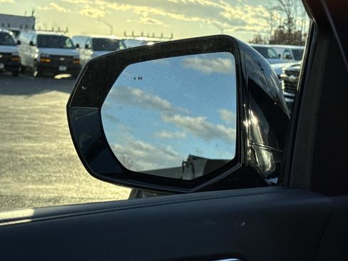 Certified 2025 Chevrolet Tahoe Z71 image 18