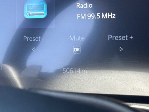 Used 2023 Jeep Grand Cherokee Limited AWD/4WD image 17