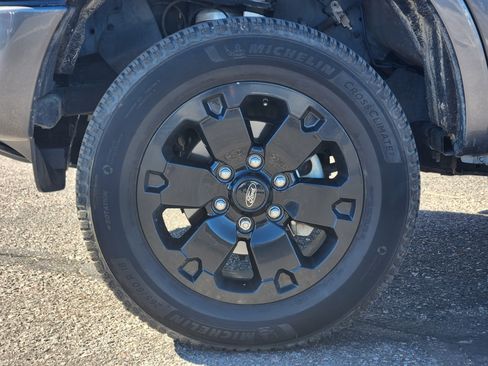 Used 2019 Ford Ranger Lariat w/ Black Appearance Package image 10