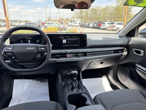 Used 2025 Kia K4 FWD image 14