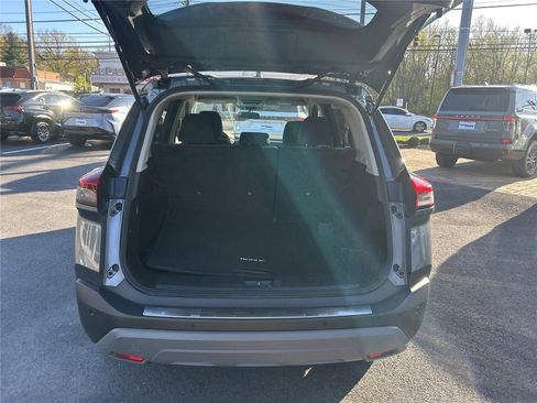 Used 2023 Nissan Rogue SV image 12