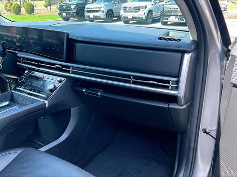 Used 2024 Hyundai Santa Fe SEL image 17