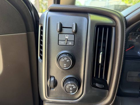 Used 2015 Chevrolet Silverado 2500 LTZ AWD/4WD image 30