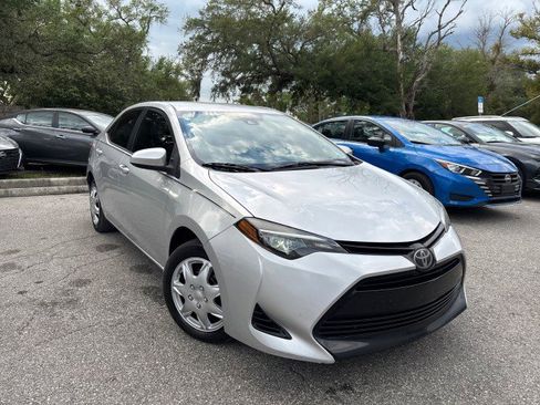 Used 2019 Toyota Corolla LE image 4