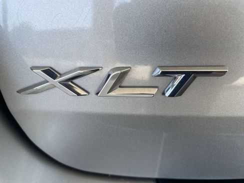 Used 2022 Ford Explorer XLT w/ Equipment Group 202A RWD image 31