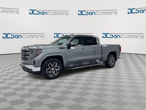 Used 2024 GMC Sierra 1500 SLT w/ SLT Convenience Package AWD/4WD image 4