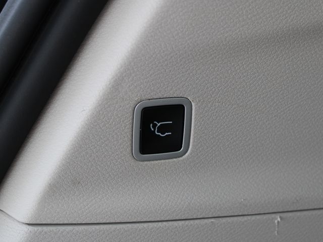 Used 2023 Chrysler Pacifica Touring-L FWD image 13
