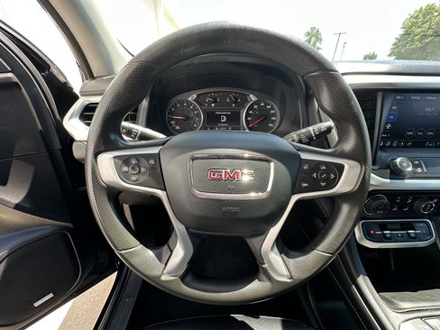 Used 2023 GMC Acadia SLE w/ Driver Convenience Package image 16