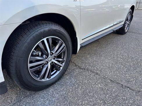 Used 2019 INFINITI QX60 Luxe w/ Essential Package image 12