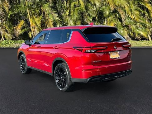 Used 2024 Mitsubishi Outlander SE Black Edition image 7