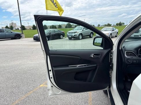 Used 2018 Dodge Journey Crossroad w/ Popular Equipment Group FWD image 24