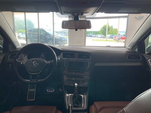 Used 2017 Volkswagen Golf Alltrack S image 23