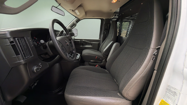 Used 2025 GMC Savana 2500 w/ Driver Convenience Package RWD image 22
