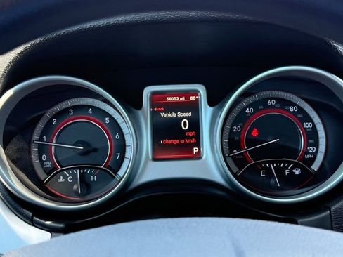 Used 2020 Dodge Journey SE w/ Blacktop Package FWD image 19