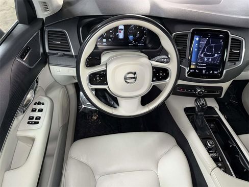 Used 2020 Volvo XC90 T6 Momentum w/ Protection Package Premier image 4