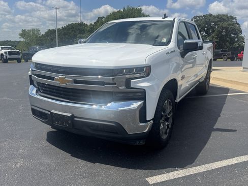 Used 2020 Chevrolet Silverado 1500 LT w/ Texas Edition AWD/4WD image 2