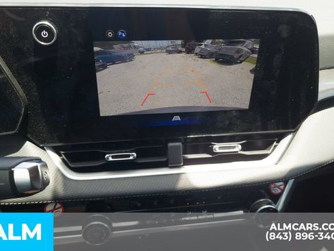 Used 2026 Chevrolet Equinox LT FWD image 8