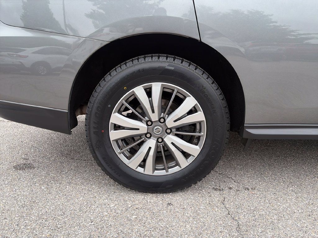 Used 2020 Nissan Pathfinder SV AWD/4WD image 42