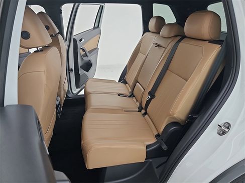 Used 2022 Volkswagen Tiguan SE R-Line image 22