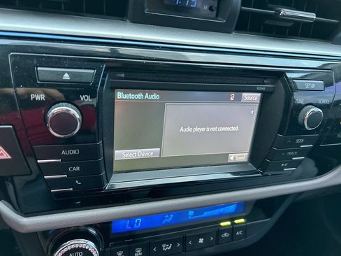 Used 2014 Toyota Corolla LE FWD image 21
