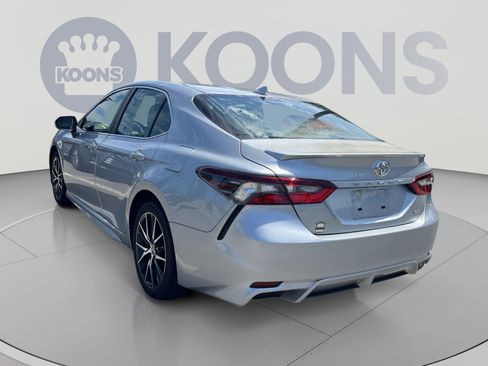 Used 2024 Toyota Camry SE FWD image 4