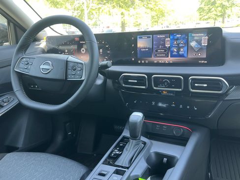 New 2026 Nissan Sentra SV w/ SV Convenience Package FWD image 3