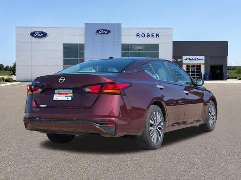 Used 2025 Nissan Altima 2.5 SV FWD image 3