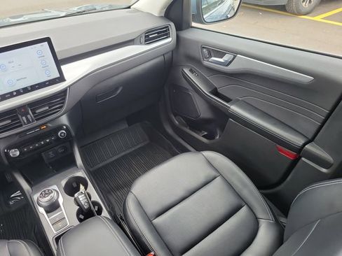 Used 2023 Ford Escape Platinum AWD/4WD image 30
