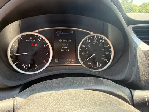 Used 2019 Nissan Sentra SV FWD image 11