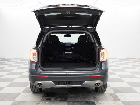 Used 2023 Ford Explorer Limited w/ Equipment Group 301A image 11