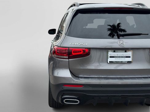 Certified 2021 Mercedes-Benz GLB 250 4MATIC image 12
