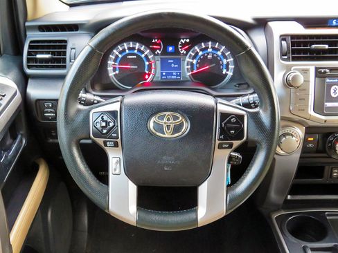 Used 2015 Toyota 4Runner SR5 image 24