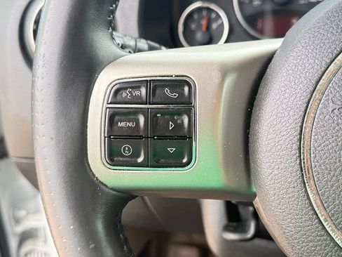Used 2014 Jeep Patriot Limited FWD image 13