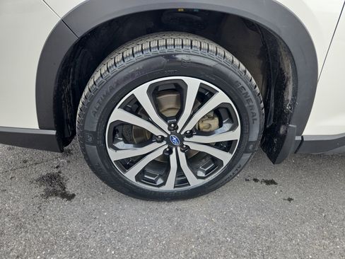 Used 2020 Subaru Forester Limited image 11