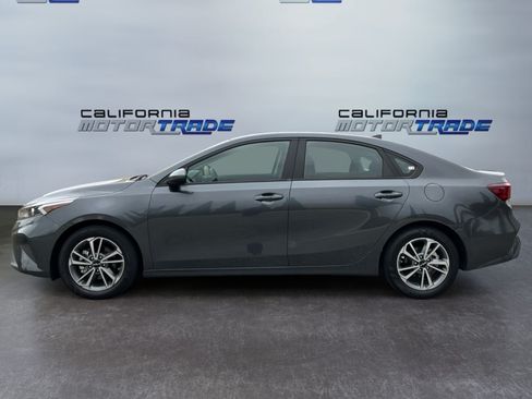 Used 2023 Kia Forte LXS FWD image 8
