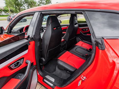 Used 2020 Lamborghini Urus AWD/4WD image 38
