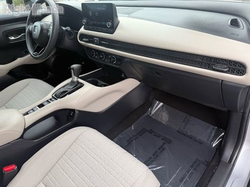 Certified 2025 Honda HR-V LX image 31