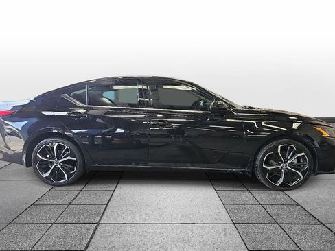 Used 2023 Nissan Altima 2.5 SR FWD image 4