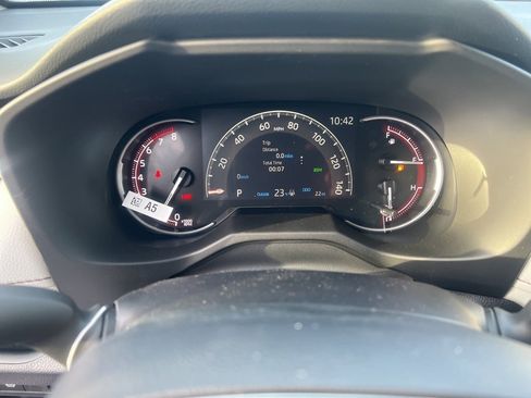 New 2025 Toyota RAV4 XLE image 5