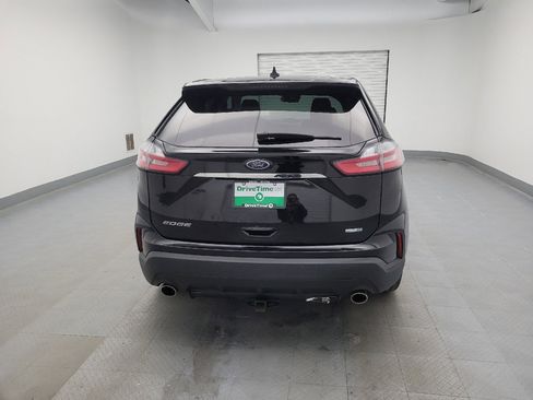 Used 2020 Ford Edge SE image 7