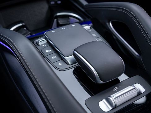 Used 2024 Mercedes-Benz GLS 450 4MATIC image 32