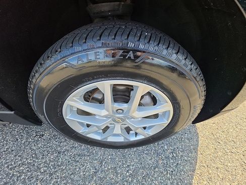 Used 2023 Chevrolet Equinox LT AWD/4WD image 33