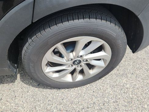 Used 2017 Hyundai Tucson SE w/ SE Popular Package 02 AWD/4WD image 9