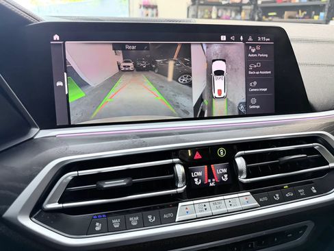 Used 2020 BMW X7 xDrive40i w/ Premium Package AWD/4WD image 18
