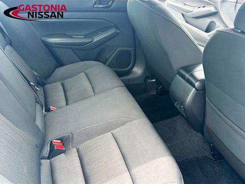 Used 2025 Nissan Altima 2.5 SV FWD image 34