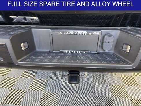 Used 2024 Nissan Titan SV w/ SV Convenience Package image 10