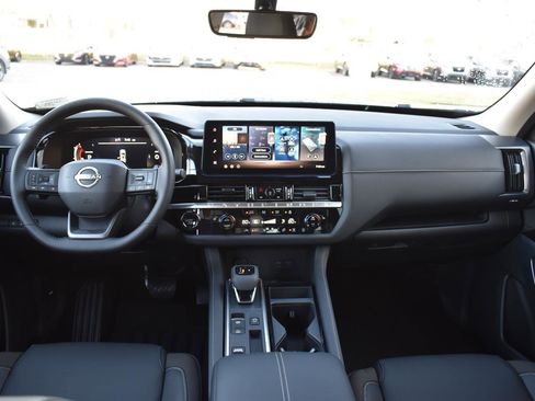 New 2026 Nissan Pathfinder SL image 25